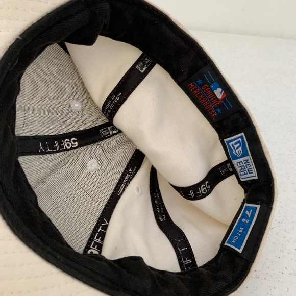 New Era 59Fifty MLB New York Yankees Fitted All White Baseball Hat - Picture 7 of 11